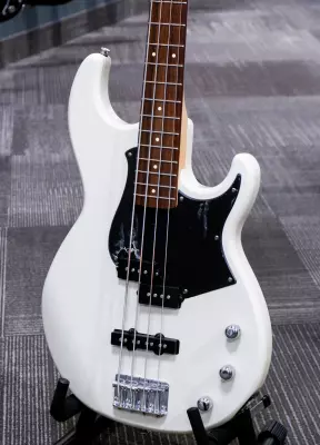 Store Special Product - Yamaha - BB Series 4-String Electric Bass Guitar - Vintage White